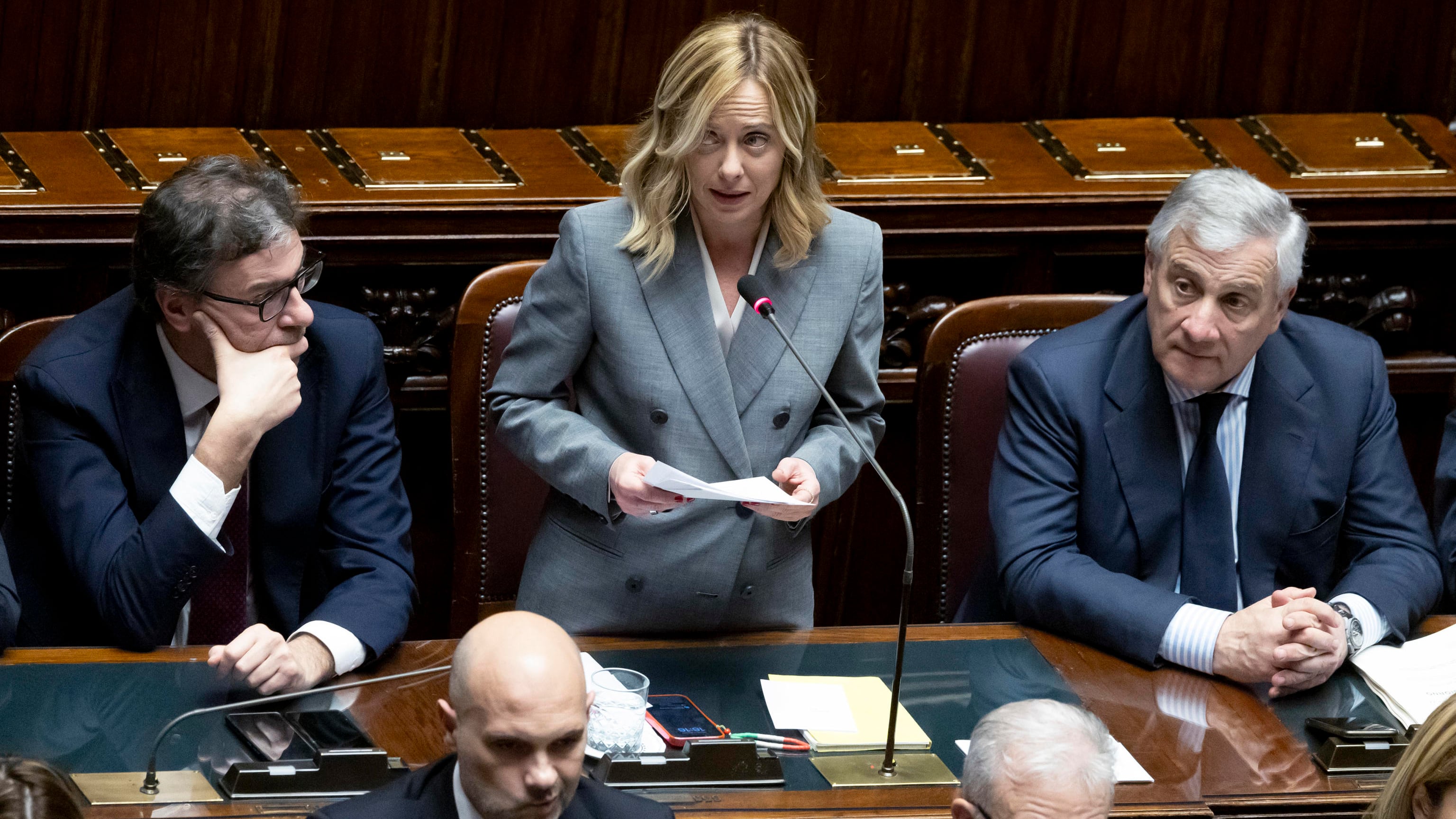 Giorgia affronta Bruxelles. Incidente con Draghi