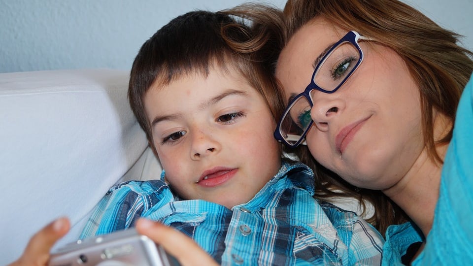 Anche "Nelle migliori famiglie" la tragedia galleggia in superficie