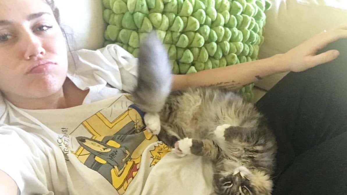 Miley Cyrus, no agli eccessi per Liam Hemsworth