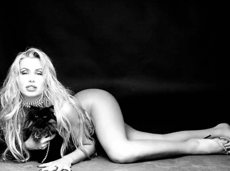 Pamela Prati VS Valeria Marini: foto sexy 16