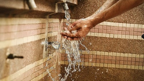 L'accusa choc degli islamici: "I cristiani contaminano l'acqua"