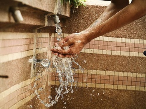 L'accusa choc degli islamici: "I cristiani contaminano l'acqua"