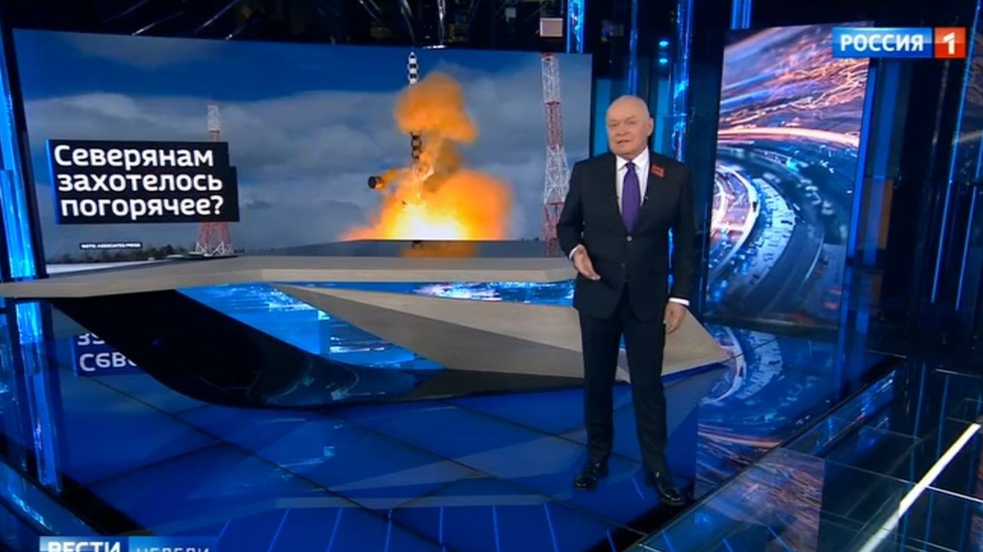 "Finirà male". La minaccia atomica della tv russa