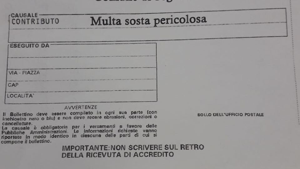"Multa per sosta pericolosa", ma è una trufffa