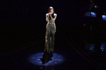 Sanremo 2024: ecco il look della quarta serata del Festival di Angelina Mango 4