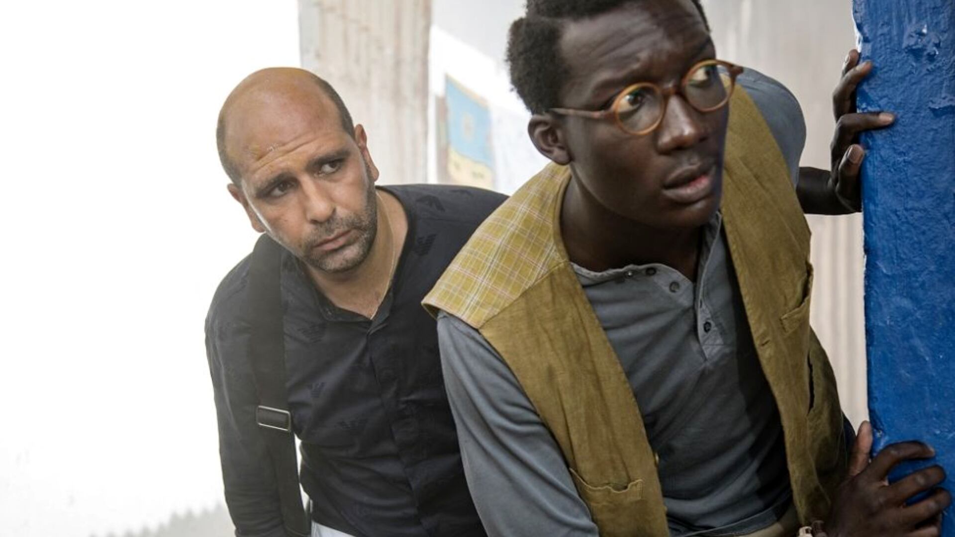 Tolo Tolo, così Checco Zalone ha "assunto" 120 immigrati