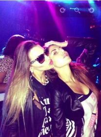 Guerra-Sorcinelli: pose lesbo 5