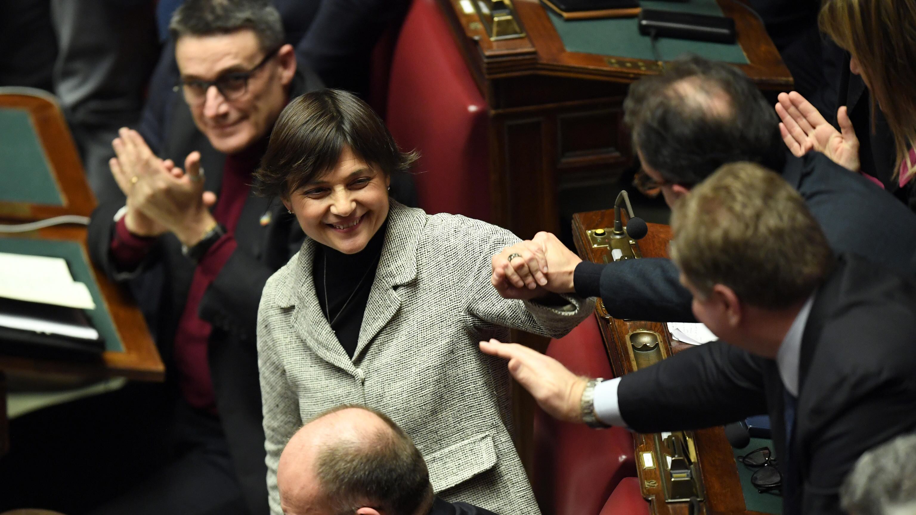 "Opposizione ridicola". Serracchiani esalta Sanremo: demolita dal web