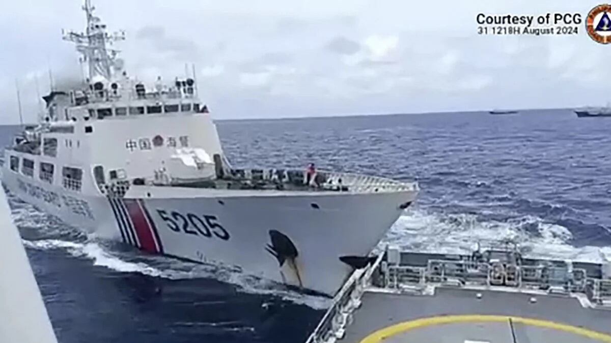 "Speronati da una nave cinese". Lo scontro in mare che infiamma l'Asia