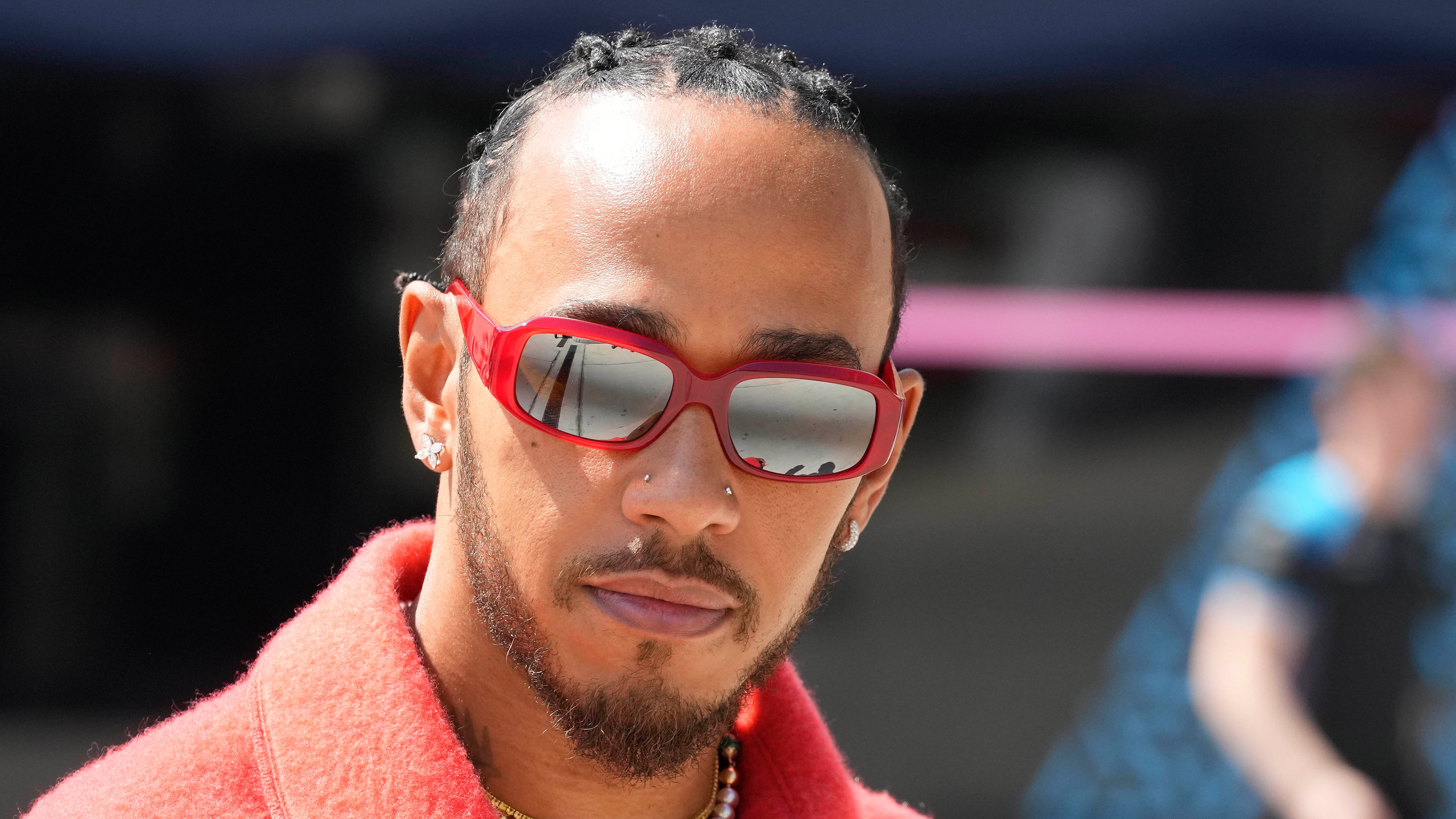 C'è Sir Lewis in arrivo... E la Ferrari va di fretta
