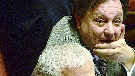 Il grillino indeciso Orellana cambia idea: "Non mi dimetto più"