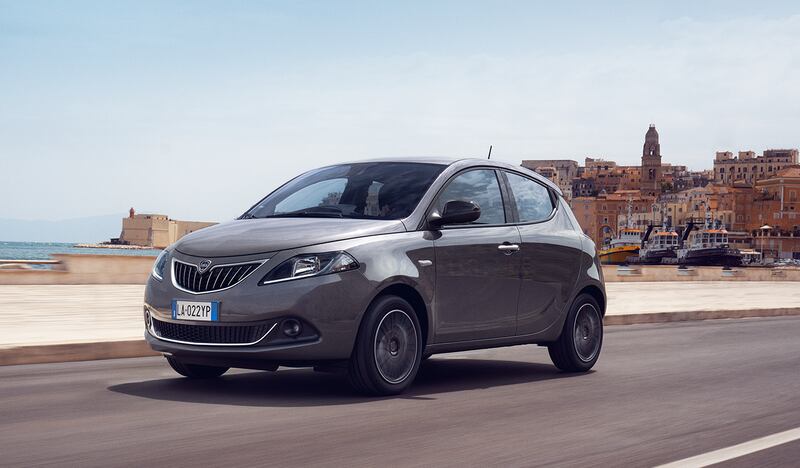 Lancia Ypsilon, tutti i dettagli della nuova gamma