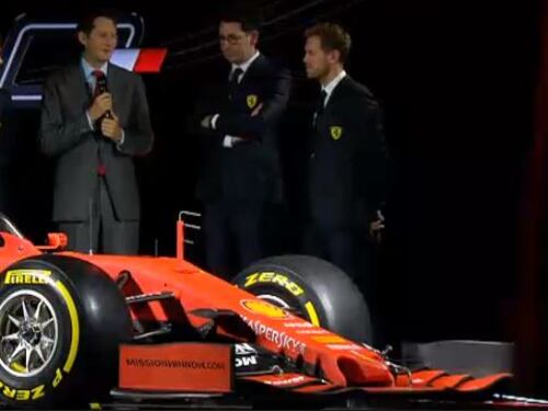 La Ferrari toglie i veli e presenta la sua SF90