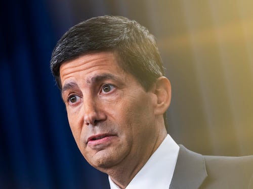 La Fed lascia i tassi invariati: “Economia forte, inflazione alta”