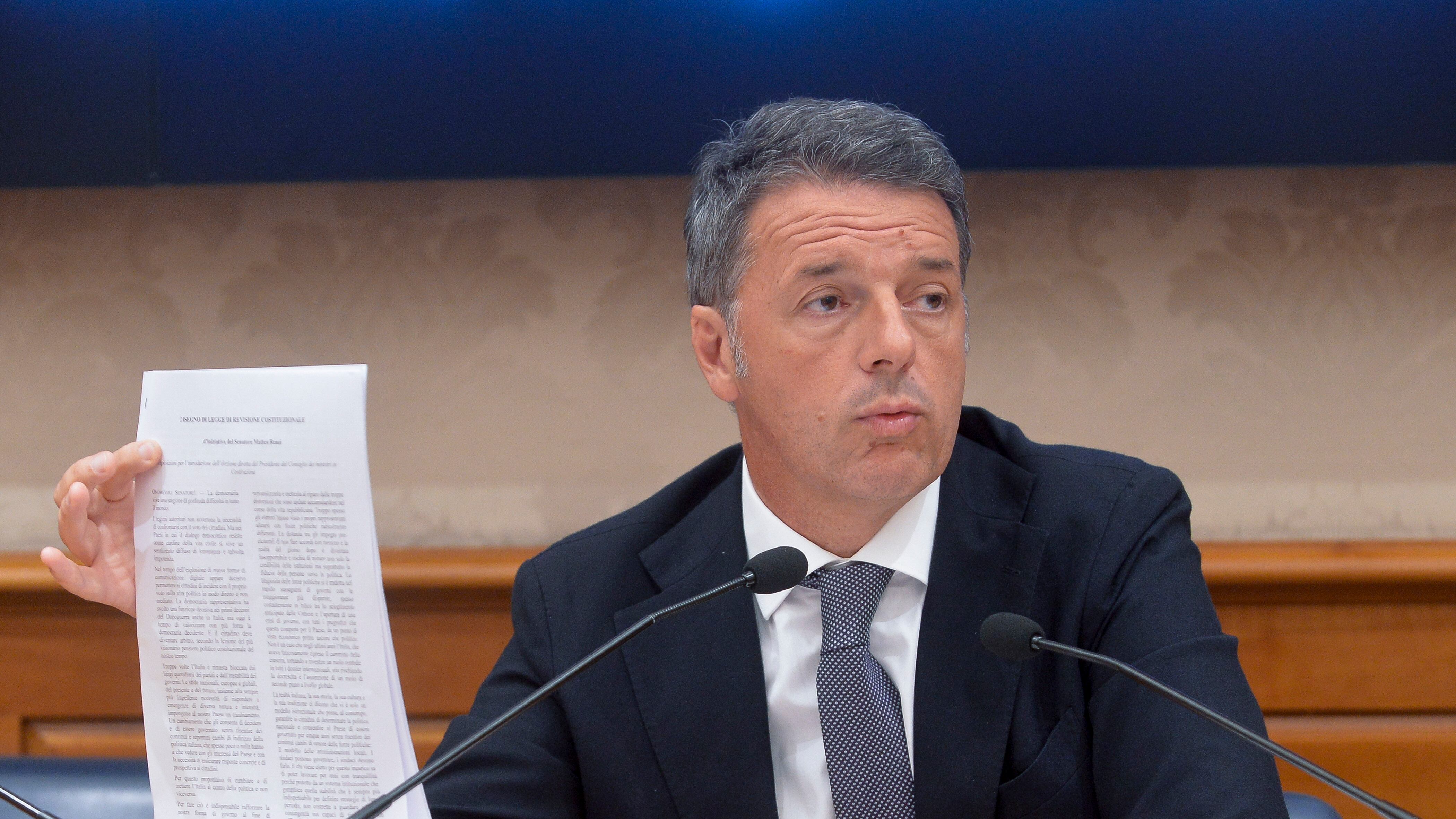 Renzi strizza l'occhio a Fdi. "Premierato, ecco la legge"