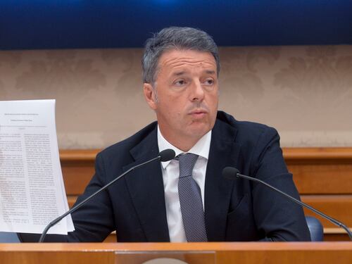 Renzi strizza l'occhio a Fdi. "Premierato, ecco la legge"