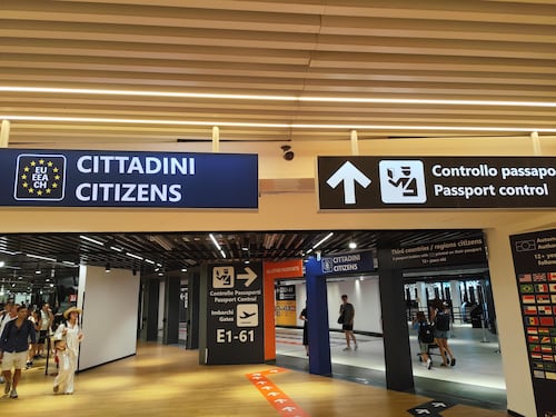 Stop a Schengen con la Spagna, scattano a Fiumicino i primi controlli sui passeggeri