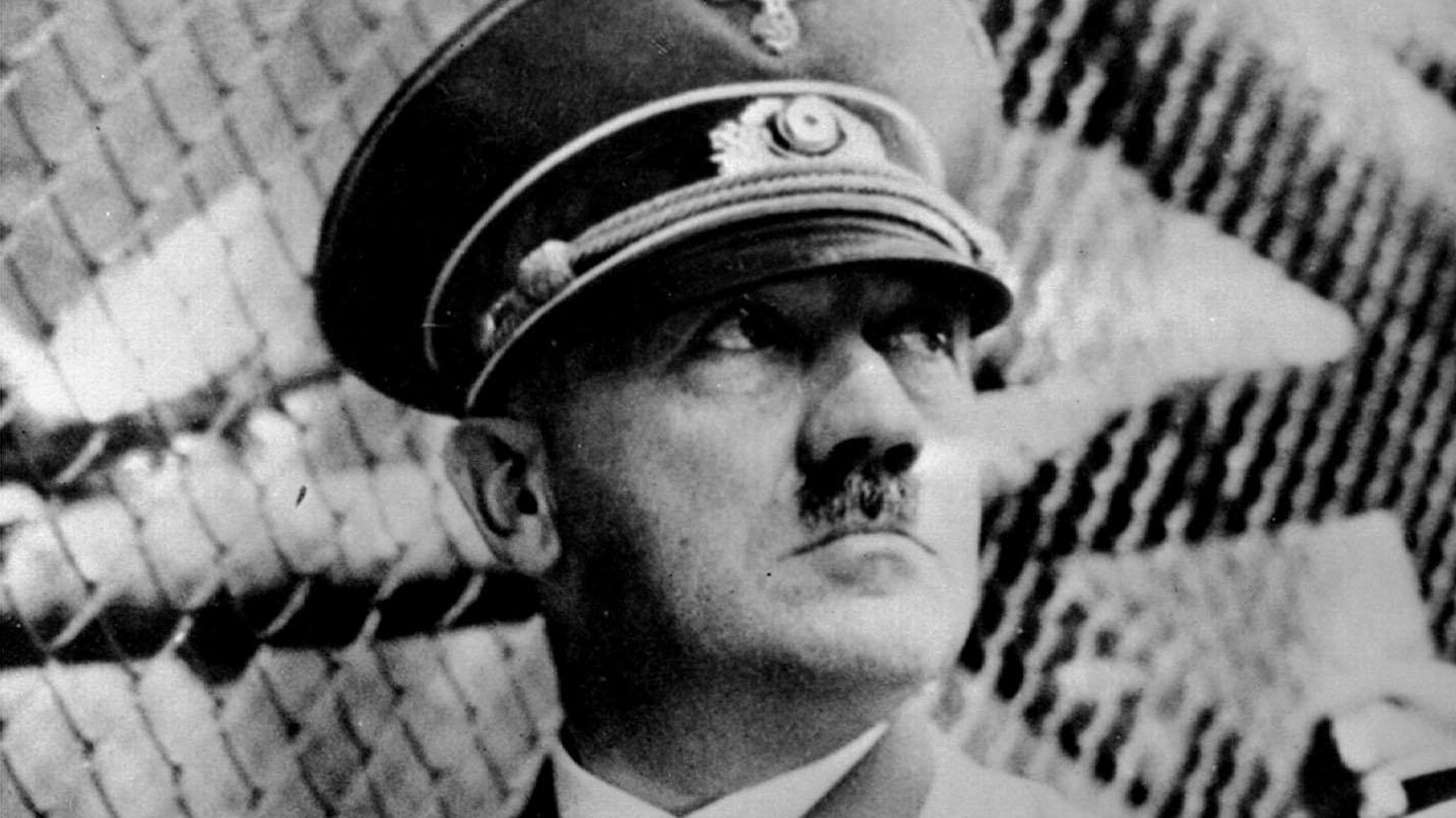"Hitler e Eva Braun facevano sesso senza neanche toccarsi"