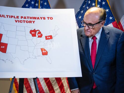 Assalto a Capitol Hill, da Rudy Giuliani agli avvocati: chi sono i "complici" del complotto di Trump