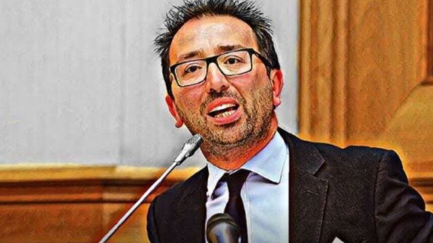 Cambio ai vertici 5S: Bonafede capo delegazione nel governo