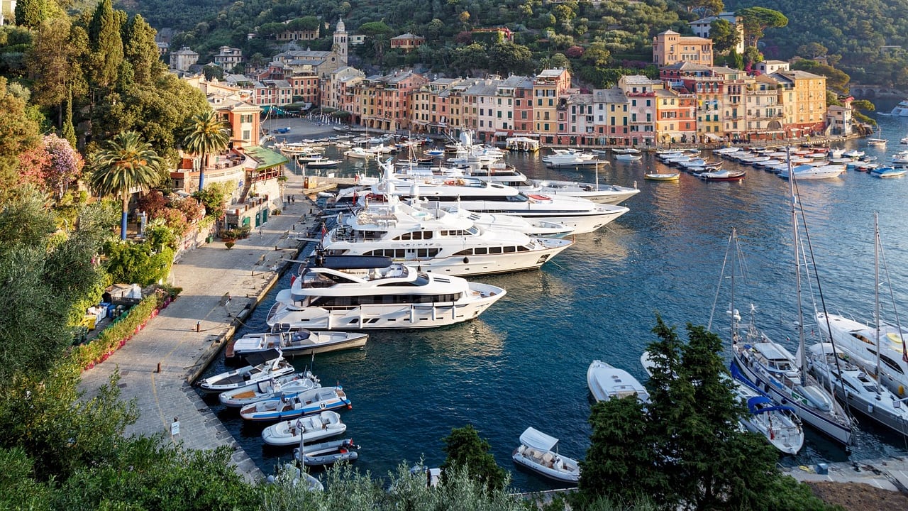 A Portofino vietato l'accattonaggio: il provvedimento serve a tutelare il turismo