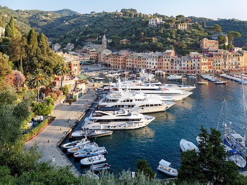 A Portofino vietato l'accattonaggio: il provvedimento serve a tutelare il turismo
