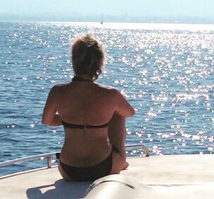 Carmen Russo esplosiva a Ibiza 9