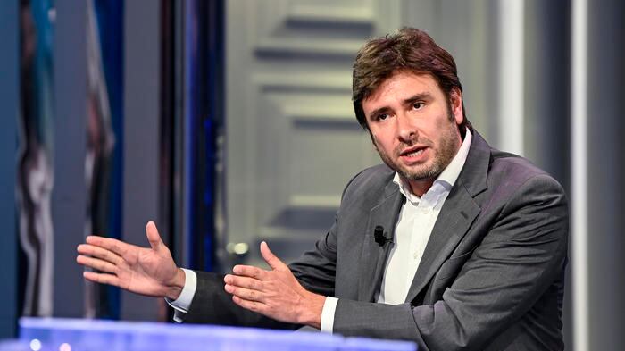La "profezia" di Di Battista: "La Russia non sta invadendo..."