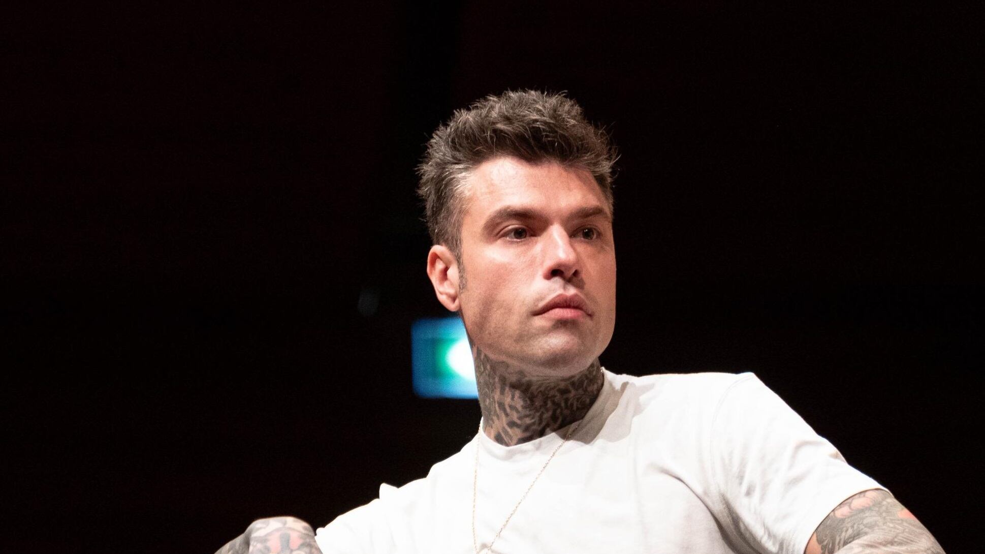 "Misoginia e volgarità". Scoppia la polemica per Sanremo, nel mirino Fedez: cosa è successo