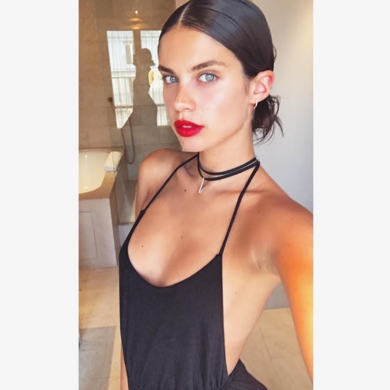 Sara Sampaio sexy su Instagram: foto 14