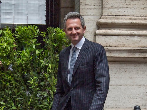 Mediobanca, resta il gelo con i due grandi azionisti