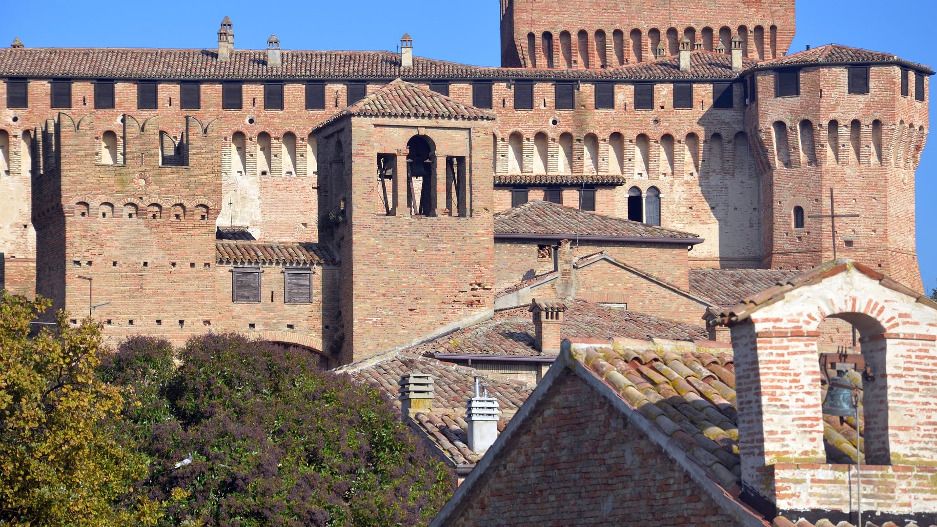 Gradara: la capitale del Medioevo dove si amarono Paolo e Francesca