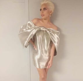 Billboard: Lady Gaga a seno nudo donna dell'anno 17