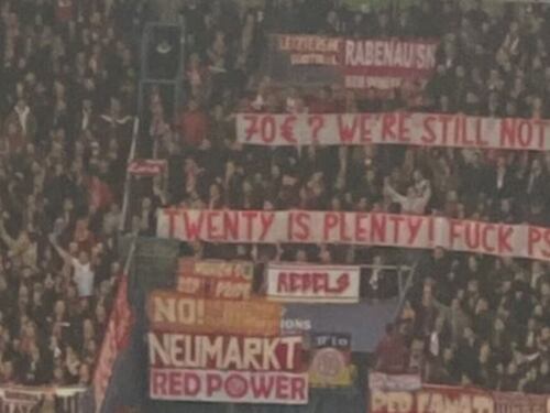 "Non siamo Neymar", la protesta dei tifosi del Bayern per il caro biglietti