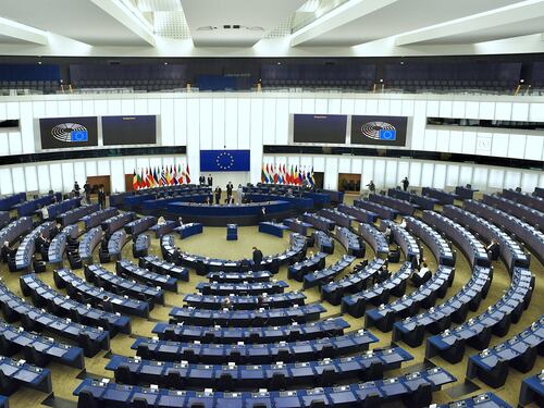 Il Parlamento Ue vota la risoluzione Ucraina: via le restrizioni all'uso delle armi in territorio russo