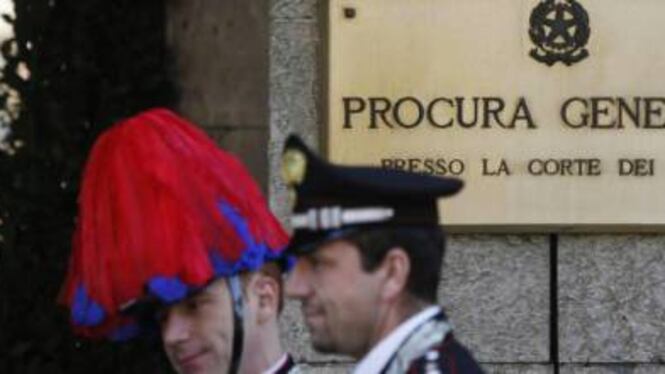 I voli blu di Gentiloni e Alfano finiscono sotto inchiesta