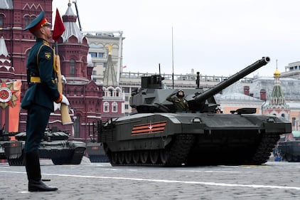 I carri della 14esima armata in parata in Piazza Rossa 2