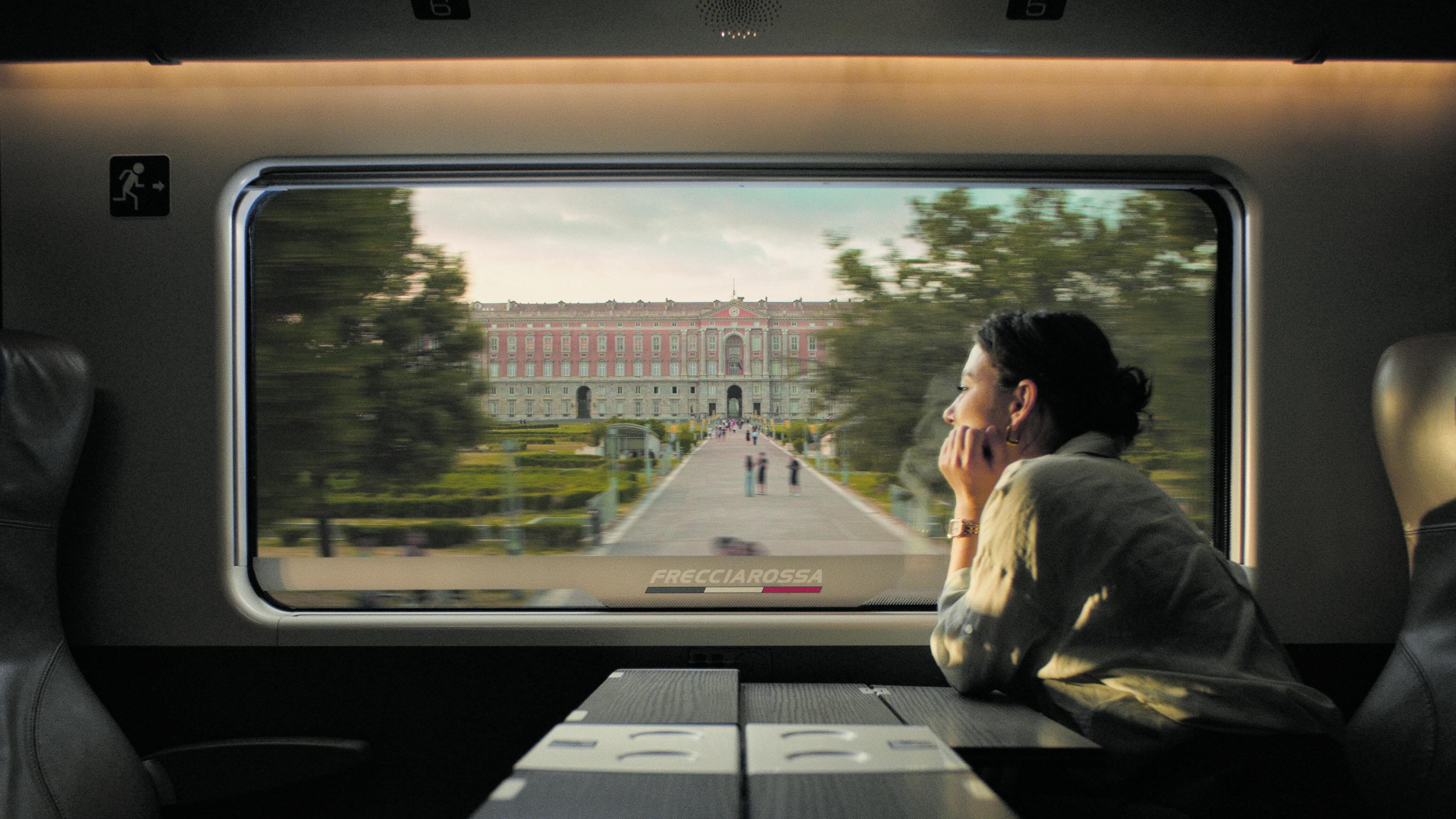 "L'emozione di essere italiani" corre sui binari delle Ferrovie