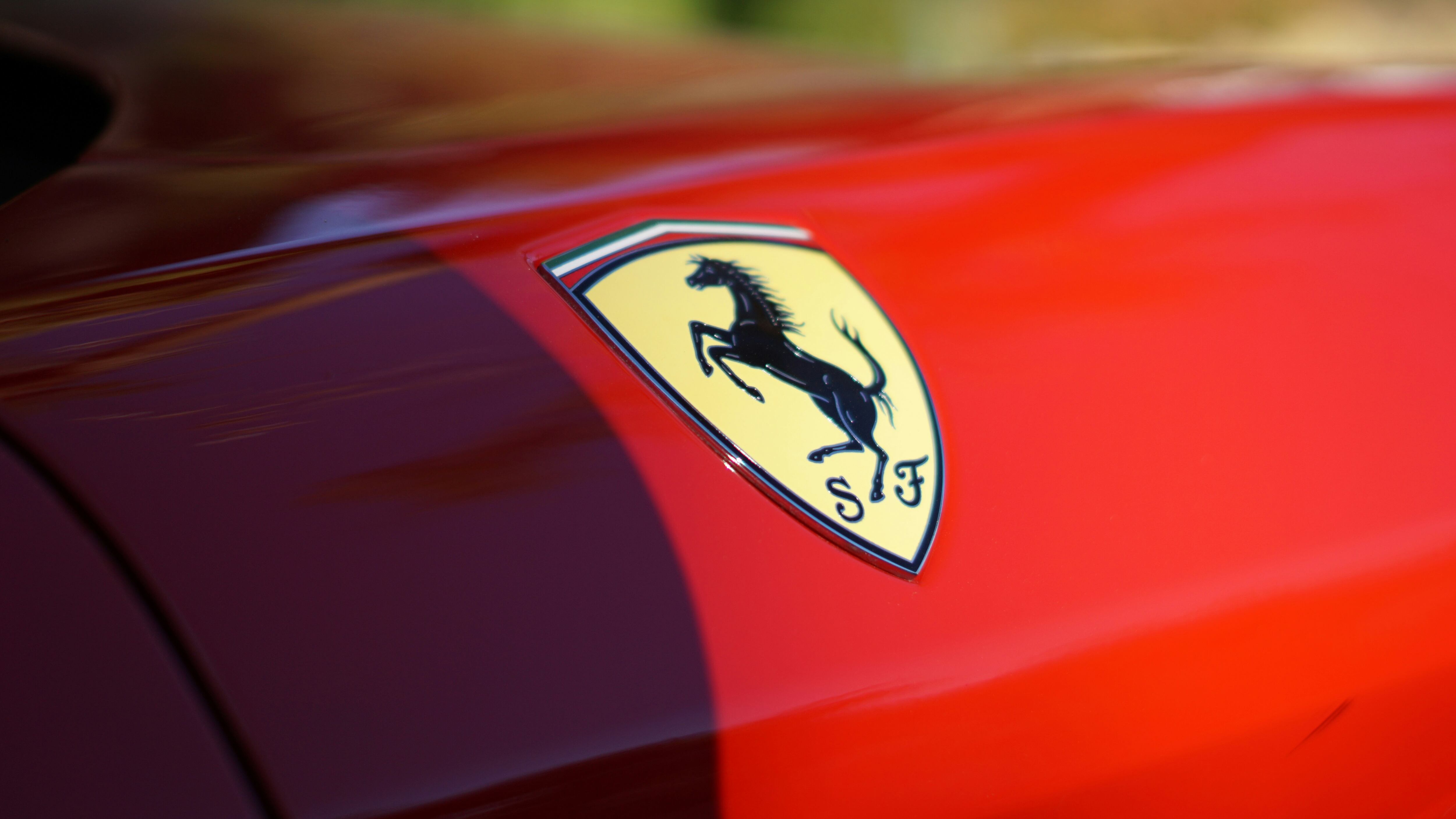 Ferrari incidentate rivendute come auto fiammanti: come funzionava la truffa