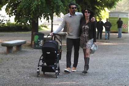 Ilary Blasi, Ilaria D'Amico e Elisabetta Canalis: le mamme sexy 12
