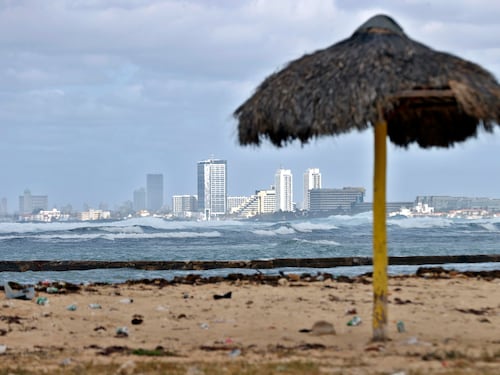 Trump: “Cuba vive i suoi ultimi momenti”