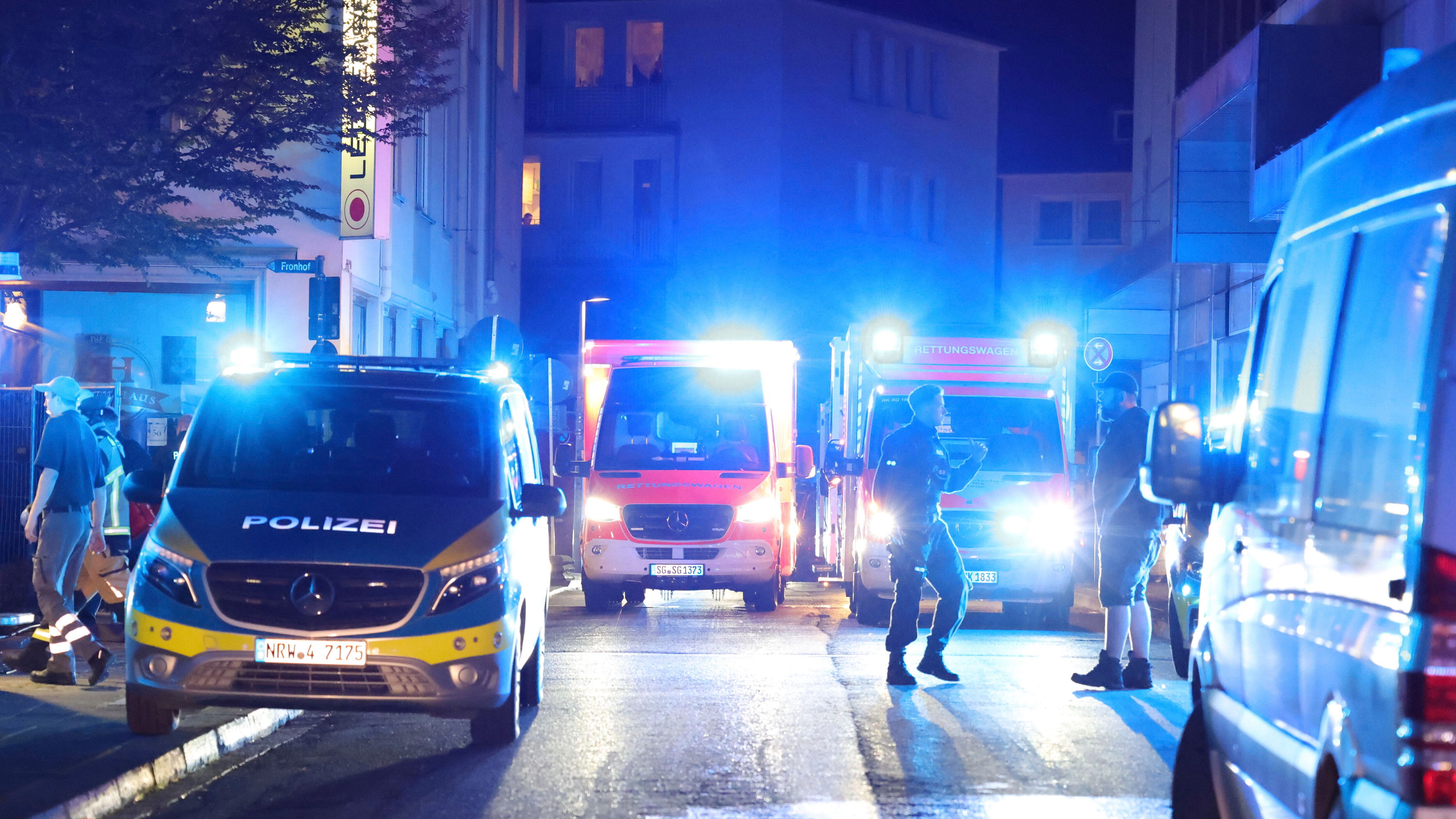 La folla, i fendenti, la fuga: perché i terroristi scelgono il coltello