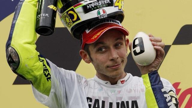 Valentino trionfa a Misano. E scrive ancora la storia