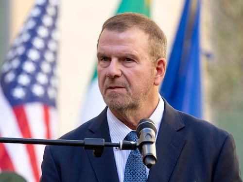 L'ambasciatore Usa in Italia: "Meloni? Ha fatto un lavoro eccellente. Il Paese è leader mondiale grazie a lei"