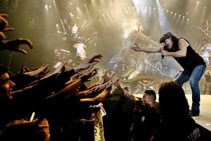 AC/DC, seriamente a rischio l'udito di Brian Johnson: foto 10