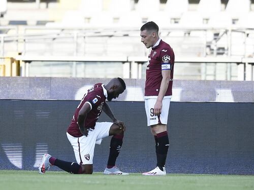 La Serie A torna in campo 103 giorni dopo lo stop Toro-Parma 1-1, Verona-Cagliari 2-1
