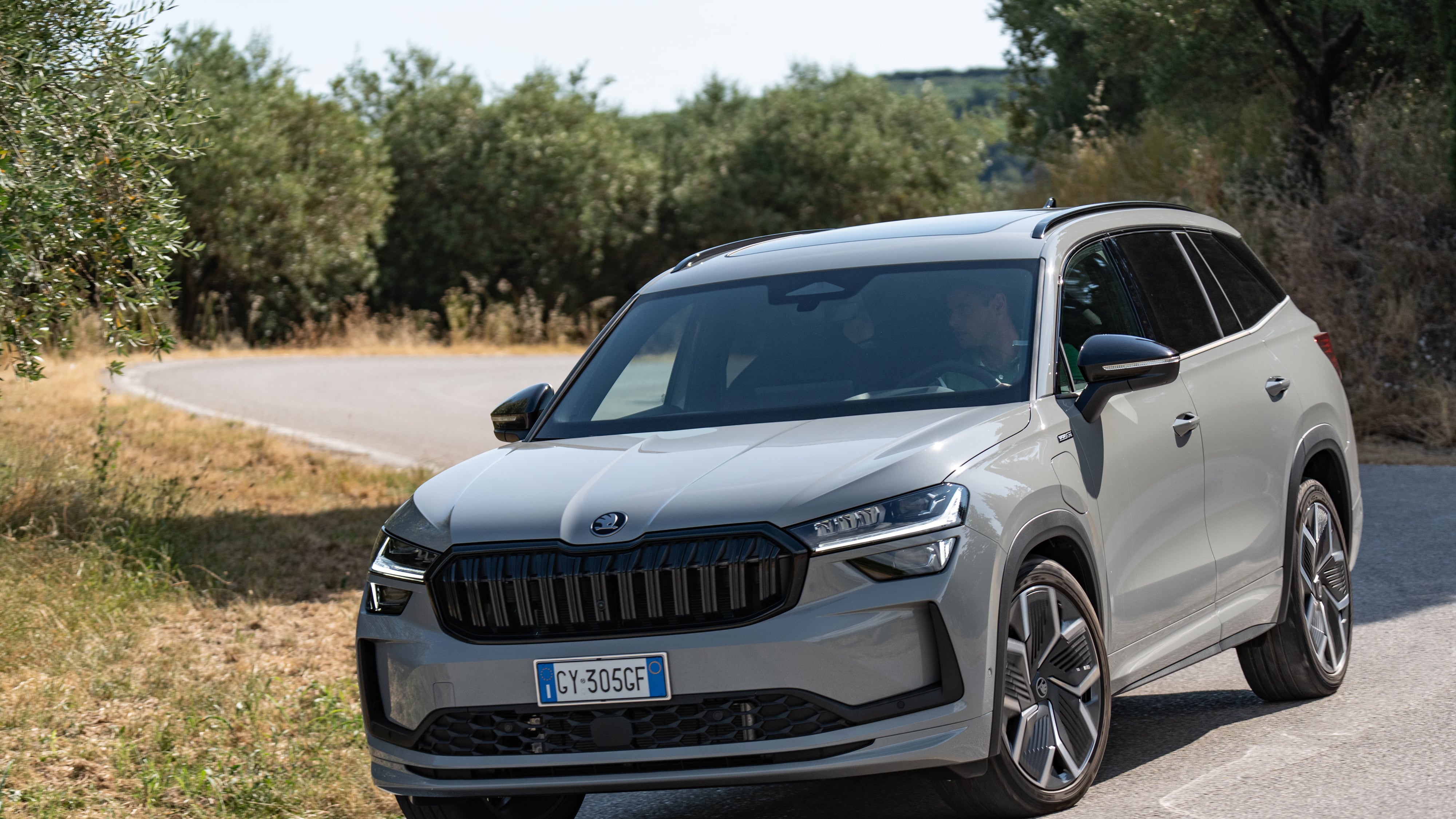Škoda Kodiaq iV, come va su strada l'ibrido plug-in con 100 km di autonomia in EV