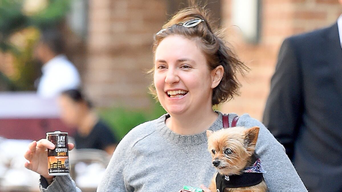 Lena Dunham, “con qualche chilo di troppo si è può essere più felici”