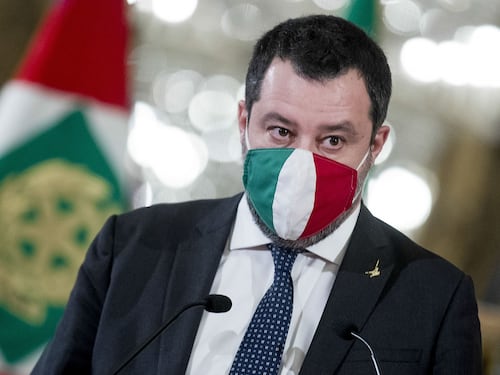 Divisi alle consultazioni Salvini valuta l'appoggio «O la Lega o i grillini»