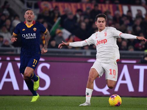 Juventus, Sarri snobba Dybala: "Arrabbiato per il cambio? Non me ne frega"